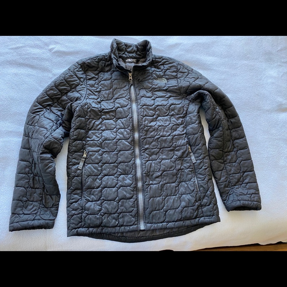Kids’ The North Face Thermoball Black, L 14/16.